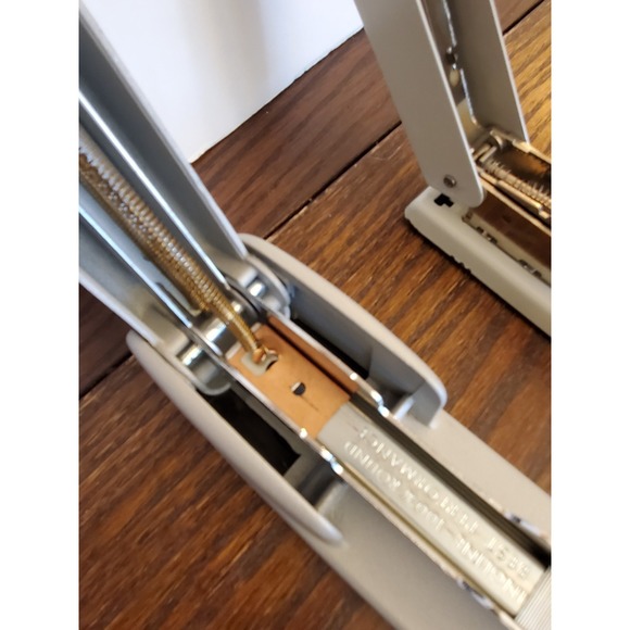 Vintage Swingline Stapler Lot 747 & 406 Gray Desk Staplers Made in Britain Retro - Picture 11 of 12